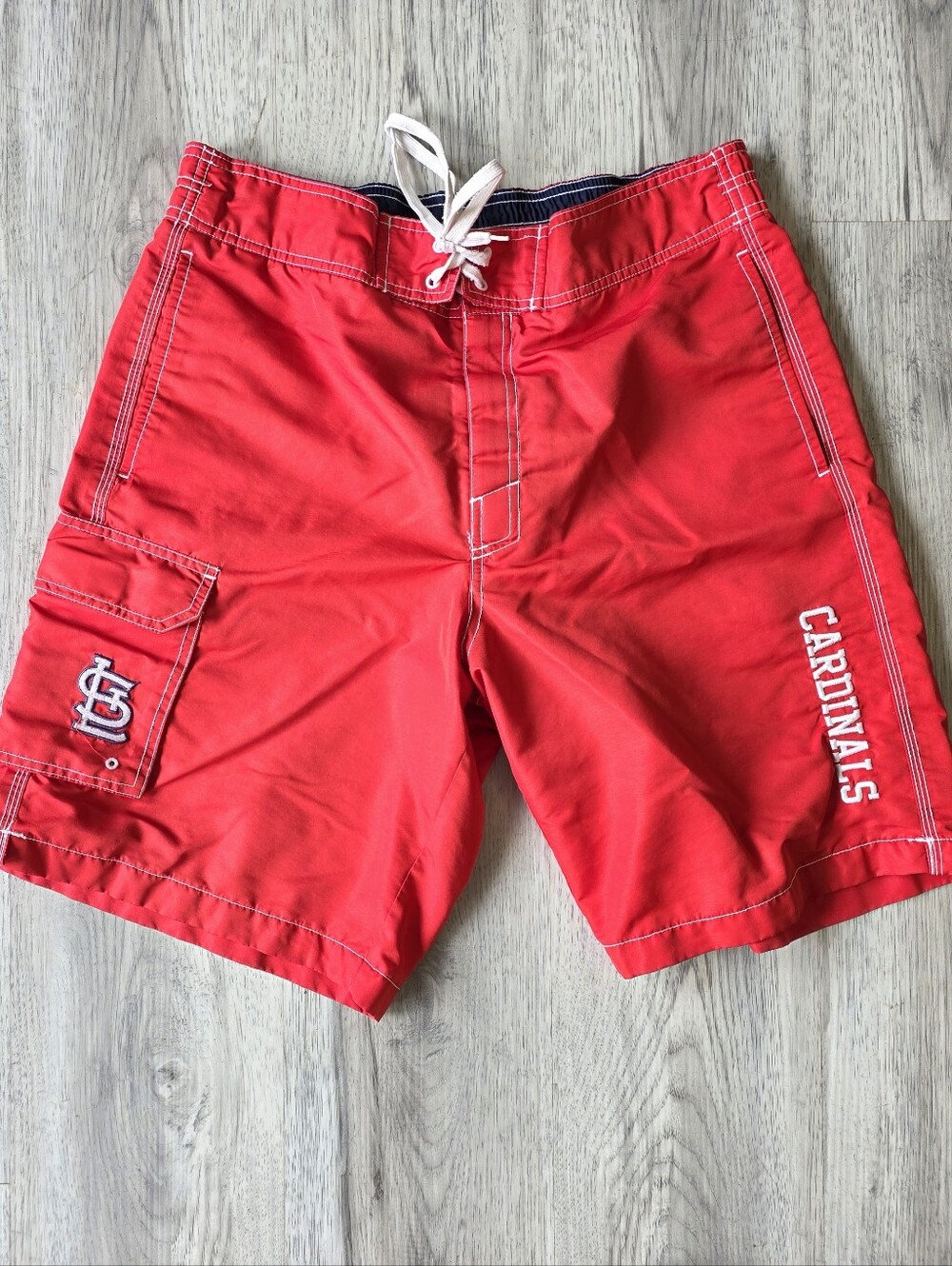 St Louis Cardinals Men’s Large Red Swim Trunks MLB G-III Cargo Board Shorts